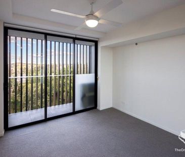 Experience the Best of Urban Living in the Heart of Woolloongabba! - Photo 2