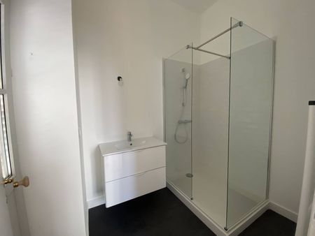 A LOUER APPARTEMENT T2 BORDEAUX - SAINT PIERRE - Photo 2