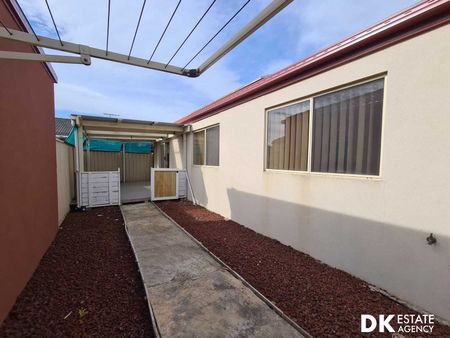 Ideal Family Home in Tarneit - Photo 4