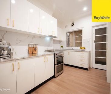UPDATED THREE BEDDER IN CONVENIENT LOCATION - Photo 6