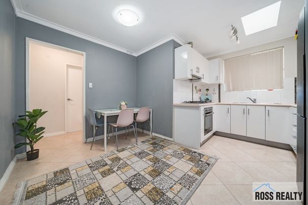 Spacious 3 bedroom home - Photo 1