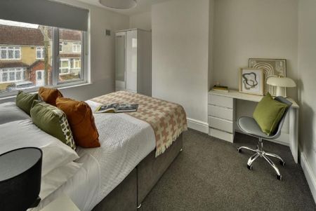 1 bedroom in a house share to rent - Photo 3