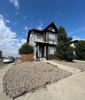 Kensington - 4 bedroom Pet Friendly House - 4054 Centennial Drive - Photo 1