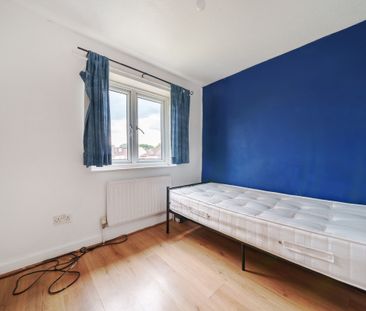 Beckenham Hill Road, London, SE6 - Photo 4