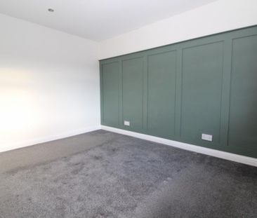 3 bedroom end of terrace house to rent - Photo 2