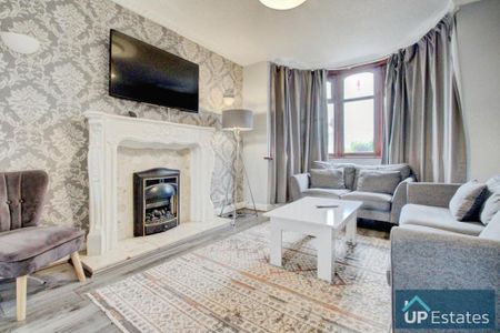 3 bedroom semi-detached house to rent - Photo 2