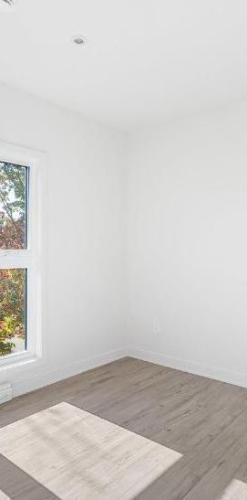 Nouveau 4½ à louer — à deux pas du R.E.M.Deux-Montagnes! - Photo 1