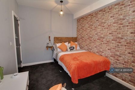 1 bedroom in a house share to rent - Photo 3