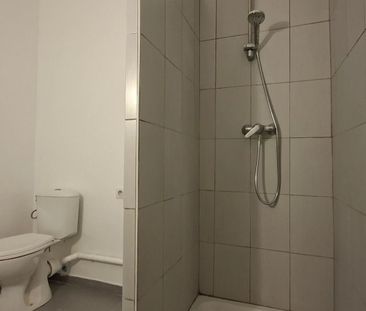 Location Appartement 2 pièces 50m² NICE 06000 - Photo 3