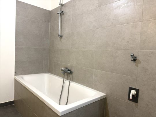 Unbefristet: Modernisierte Altbauwohnung in Liesing Hochstraße 11 Top 3 - Foto 1