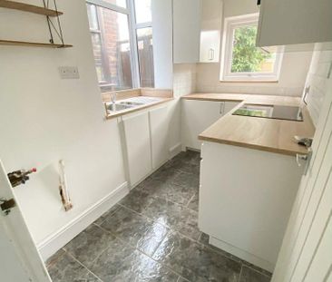 3 bedroom semi-detached house to rent - Photo 6