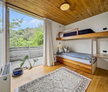 Welcome home to 6 Crawford Road. - Photo 6