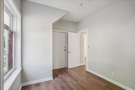 For Lease - 33 Rose Avenue Unit# Main, Brantford, Ontario - Photo 3