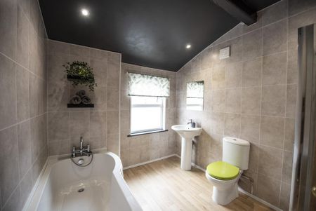 1 bedroom in a house share to rent - Photo 5