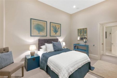 3 bedroom mews to rent - Photo 4
