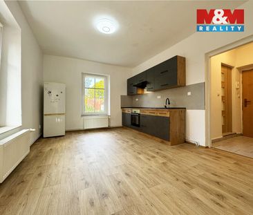 Pronájem bytu 2+1 50 m², Nerudova 130, Karlovy Vary - Photo 1