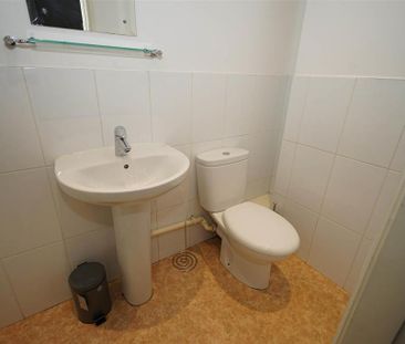 1 bedroom in a house share to rent - Photo 6