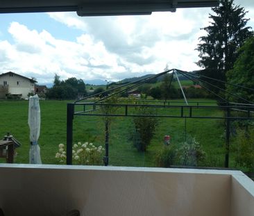 Charming 5.5-room apartment with balcony and seating area in a fami... - Photo 4