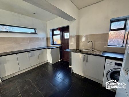 3 bedroom semi-detached house to rent - Photo 2