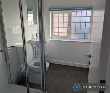 1 bedroom in a house share to rent - Photo 6