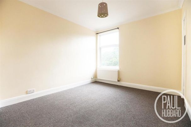 2 bedroom end of terrace house to rent - Photo 1