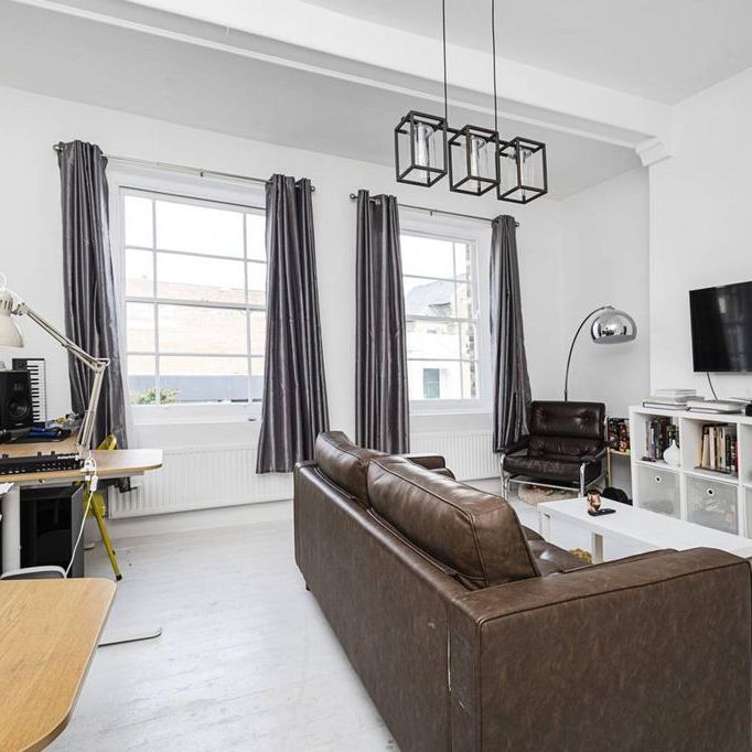 2 bedroom flat to rent - Photo 1