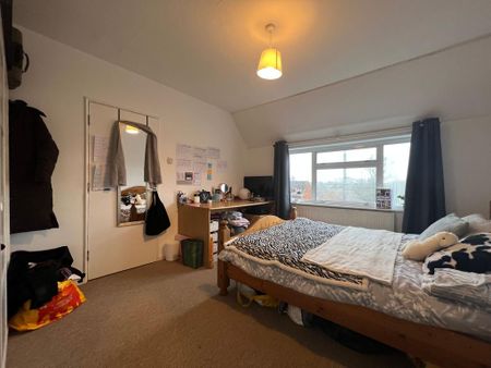 6 bedroom detached house to rent - Photo 3