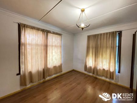 Located in the Heart of Braybrook, - Photo 3