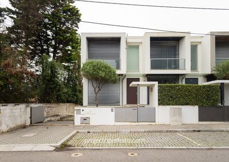 Moradia em Banda T3+1