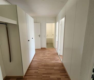 Recently renovated 5.5-room apartment on the ground floor - Photo 1