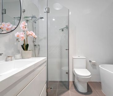 Impressive Beauty Townhouse in a Prime Location! - Photo 4