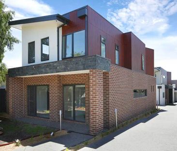 1/27 Williams Street, Frankston VIC 3199 - Photo 2