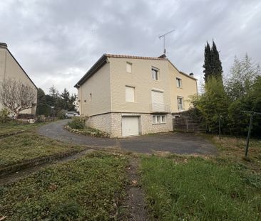 Location Maison 5 pièces 138m² AGEN 47000 - Photo 2