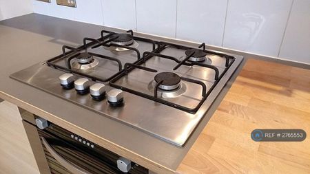 5 bedroom terraced house to rent - Photo 4