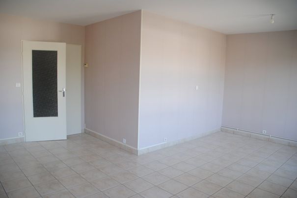 Location Appartement 3 pièces 80m² ANGOULEME 16000 - Photo 1