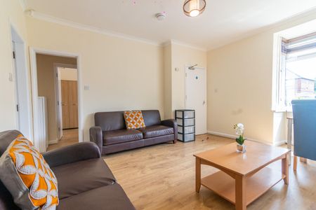 245 Fifth Avenue - Photo 2