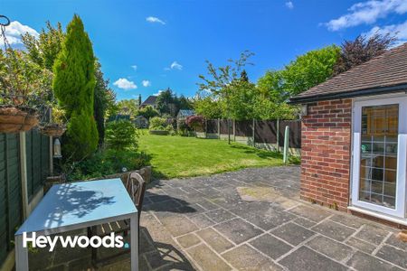 4 bed semi-detached house to rent in Dartmouth Avenue, Westlands, Newcastle - Photo 4
