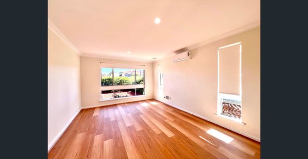 Fully Equipped and Furnished duplex available 5th Dec - Photo 1