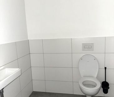 Erstbezug nach Sanierung! Modernisierte 3-Zimmer-Wohnung in Mürzzus... - Photo 3