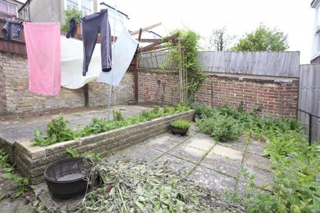 Studio to rent - Photo 5