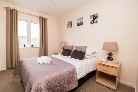 High Street, Crawley, RH10 - Photo 3