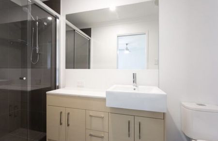 CARSELDINE 4 BEDROOM - Photo 3