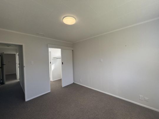 Modern three bedroom home in Springvale - Photo 1