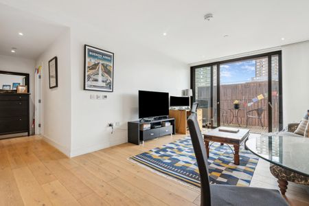 1 bedroom flat in London - Photo 4