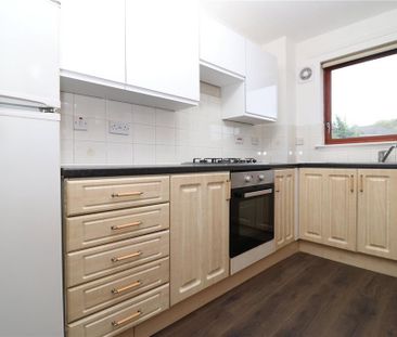 2 bedroom semi-detached house to rent - Photo 6