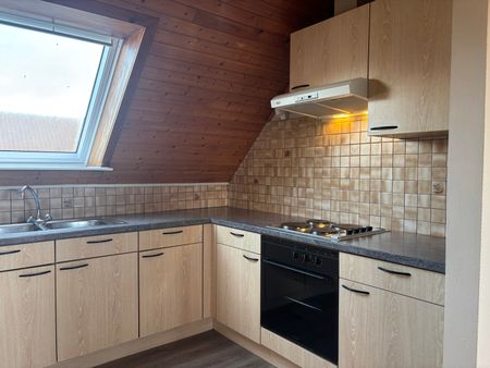 Ruim en lichtrijk dakappartement te huur in hartje Deinze - Photo 5