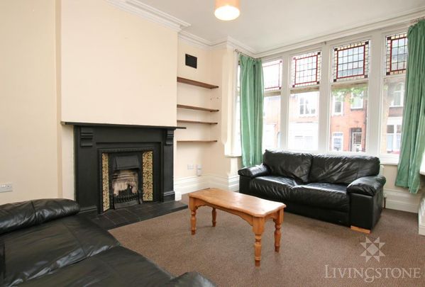 6 bedroom townhouse to rent - Photo 1