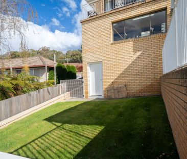 Spacious & Versatile Family Home with Stunning Views - Photo 2