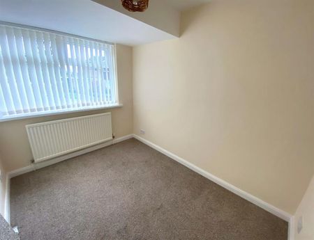 3 Bedroom Semi Detached To Let - Photo 3