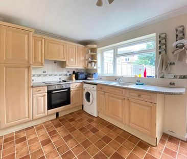 3 bedroom semi-detached to rent Mortlock Gardens, CB21 - Photo 3